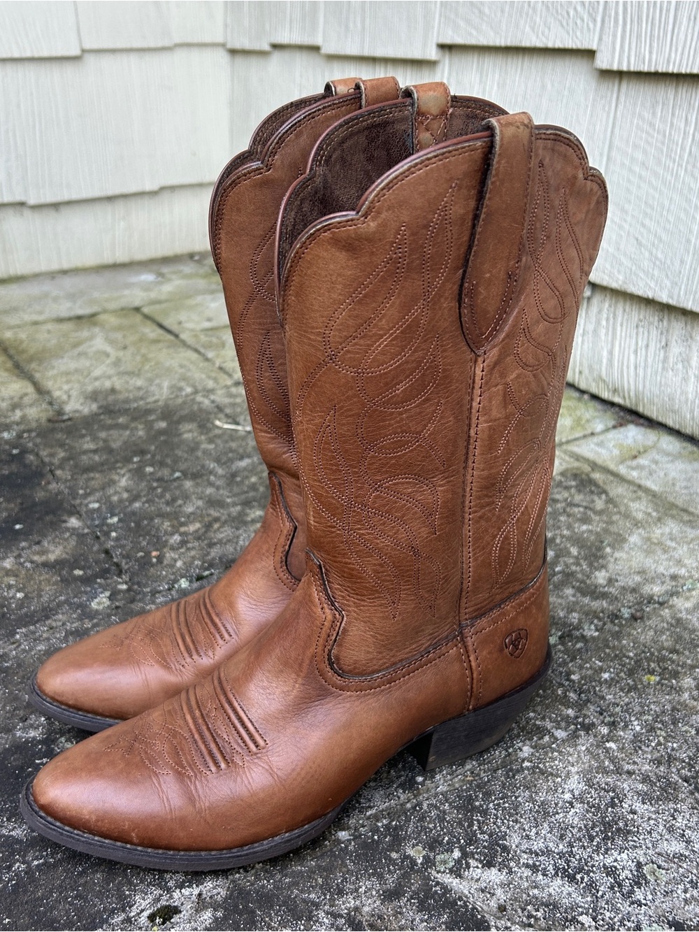 Ariat Women's Chestnut Brown Western Leather Pull-On Boots